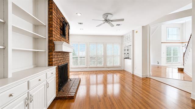 Photo - 810 Pearl Dr