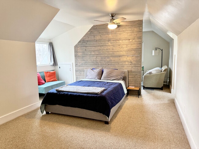 Building Photo - 3277 N Whitney Ave Unit FURNISHED Monthly Studio