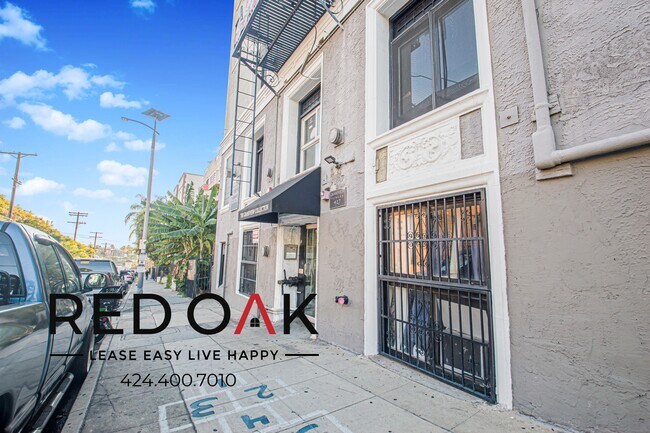 Photo - 425–427 S. Grand View St Unidad 7204