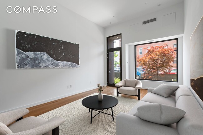 Building Photo - 33 Carroll St