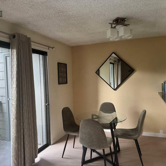 dinning area - 6479 137th Ave NE