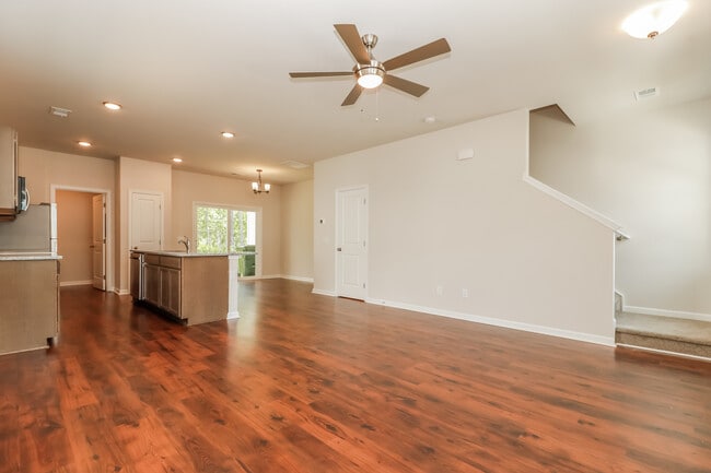 Photo - 131 Morning Line Dr