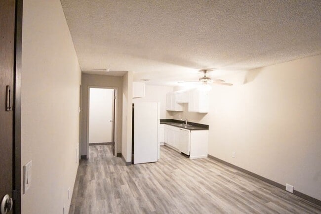 Photo - Nicely Renovated One Bedroom Near OHSU Ava... Unit 103