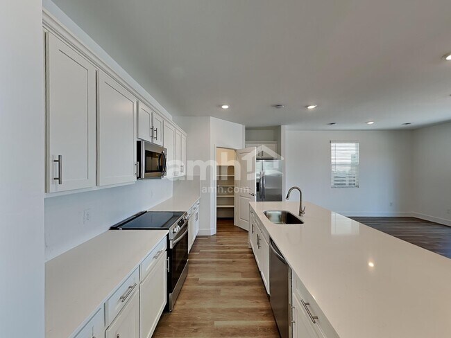 Photo - 9635 Harkes Dr