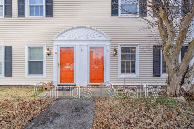 Photo - 9 Towne Square Dr