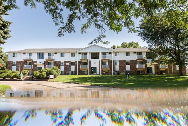 Building Photo - Crossroads Apartments