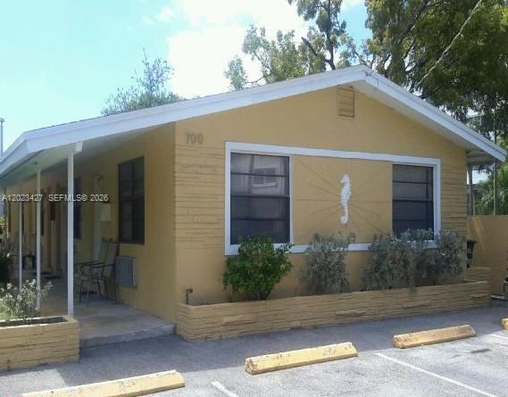 Building Photo - 700 NE 1st Ct Unit 2