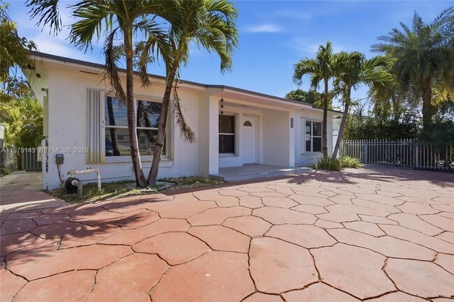 Photo - 2761 SW 33rd Ct