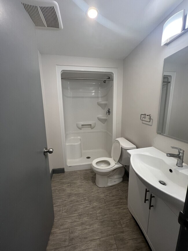 Photo - 258A-258A Sunview St