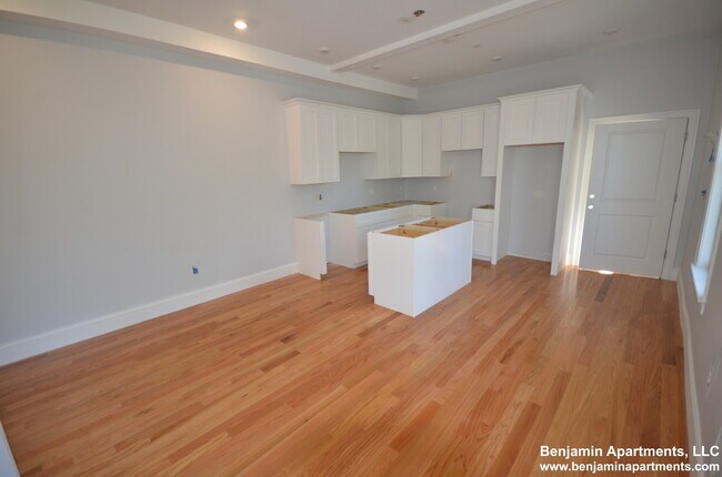 Photo - 18 Murdock St Unit 8