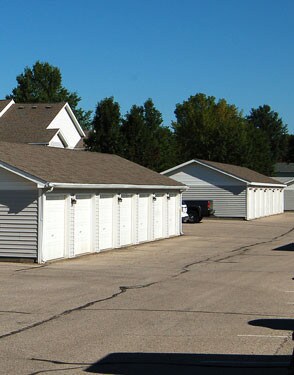Garages - Highpoint at Pella