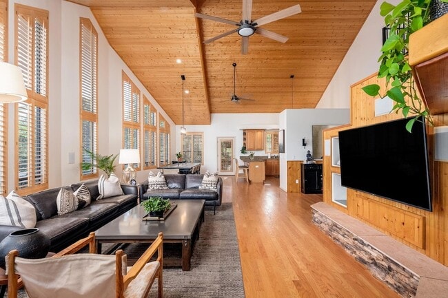 Photo - 2500 E Scenic Dr