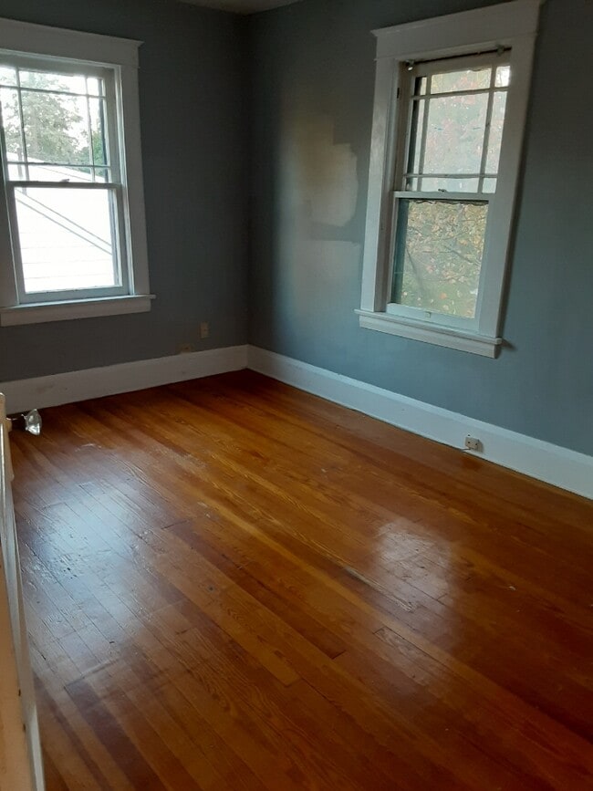 Building Photo - 709 E Judson Ave Rental