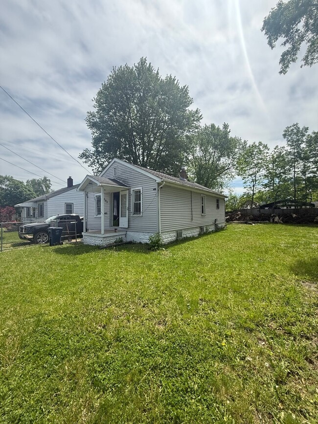 Photo - 805 Waldman Ave