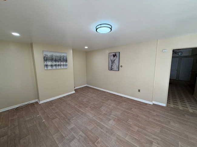 Photo - 1920 Middle St