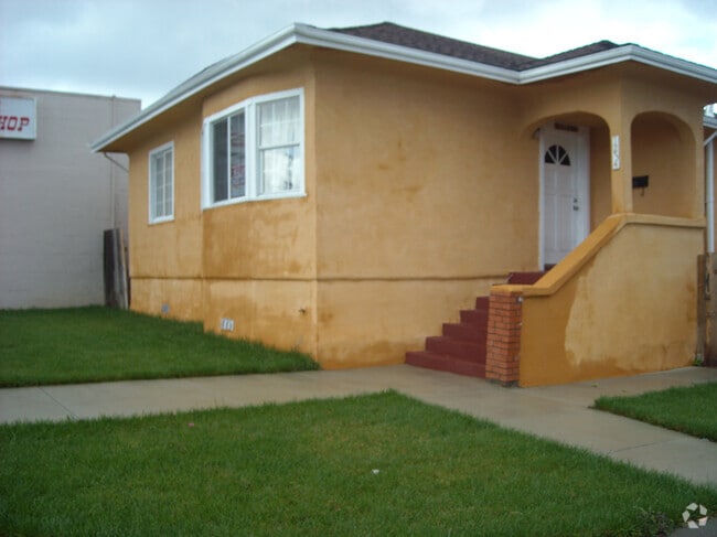 Building Photo - 1234 Georgia St Rental
