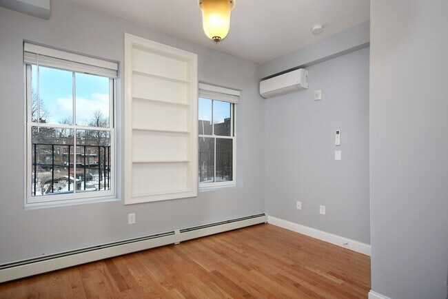 Photo - 205 W Springfield St Unit 2