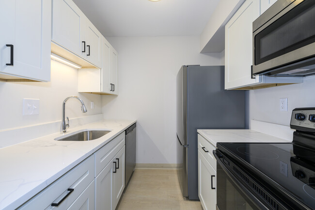 Oak Forest Apartments - Oak Forest Apartments