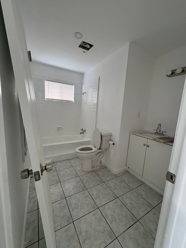 Photo - 797 S Amber St
