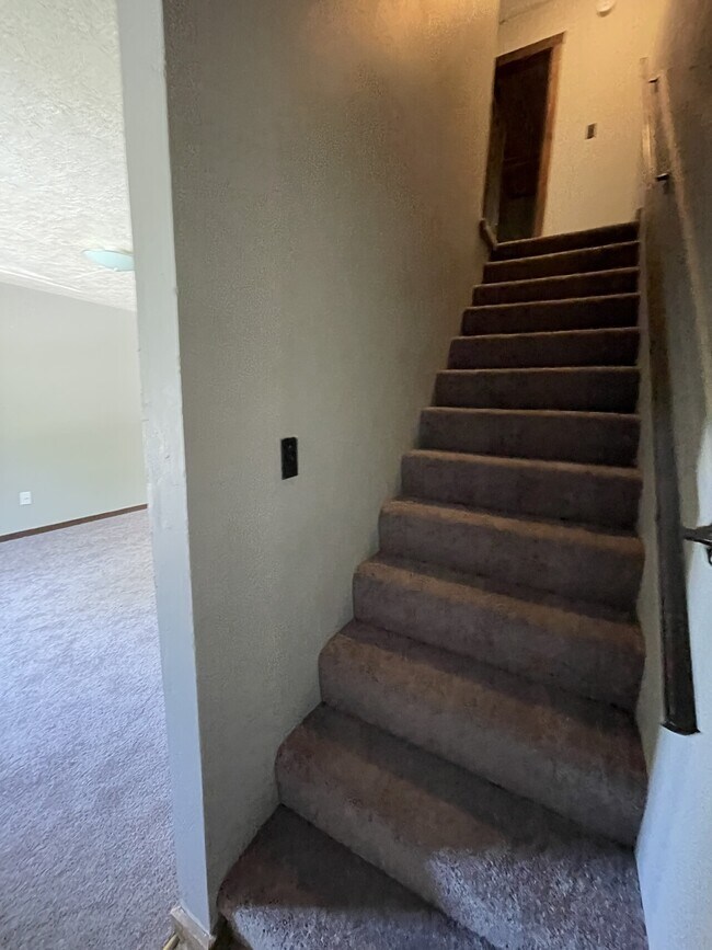 Photo - 101 Meadowgreen Unit 3