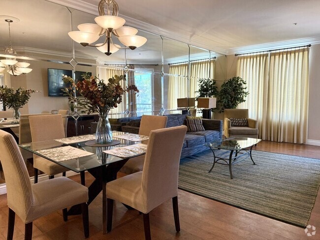 Building Photo - Live the Las Vegas Lifestyle in a Gated, A... Unit 206 Rental