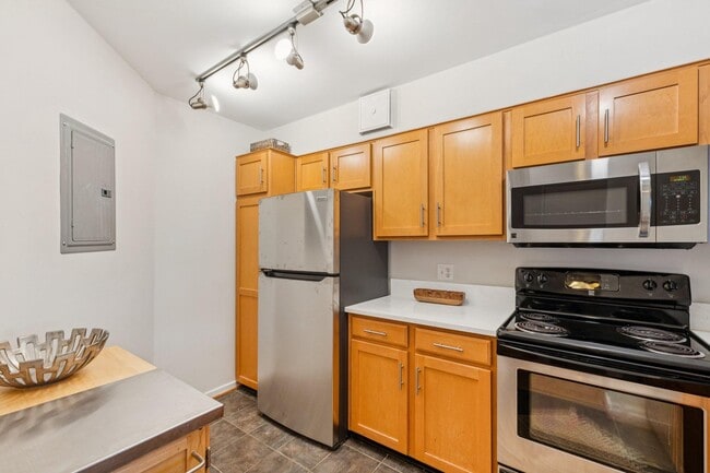 Photo - 2320 Wisconsin Ave NW