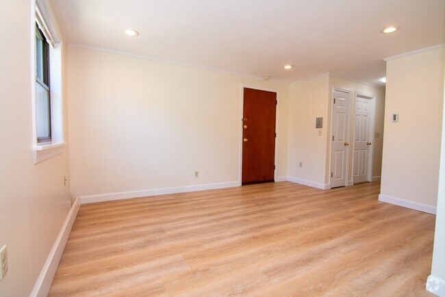 Building Photo - 52 Lynde St Unit #6 Rental