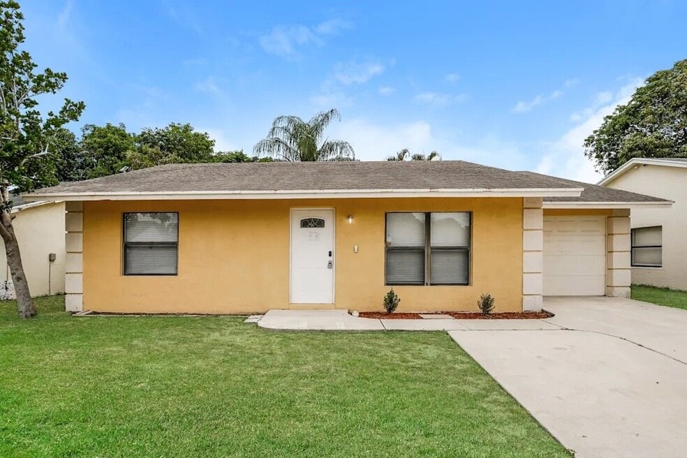5885 Lambeth Cir