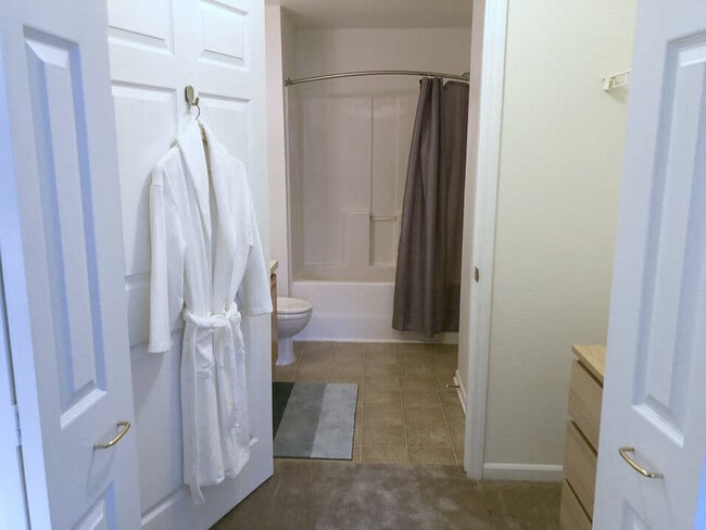 Large Bathrooms To Make Getting Ready in The Morning a Breeze