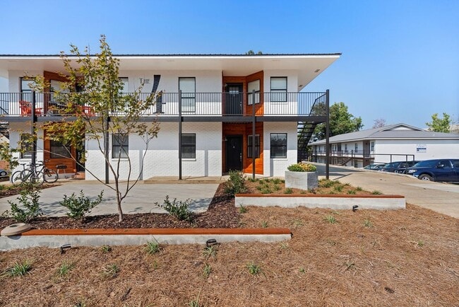 Photo - 123 N Donahue Dr
