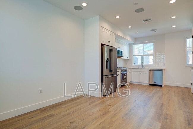 Photo - 4507 Saturn St