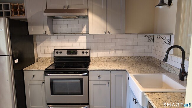 Photo - 839 Main St Unit APT 77