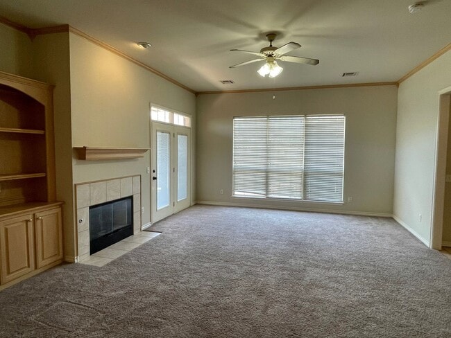 Photo - Great 3 Bed 2 Bath Duplex in a Gated Neighborhood!!