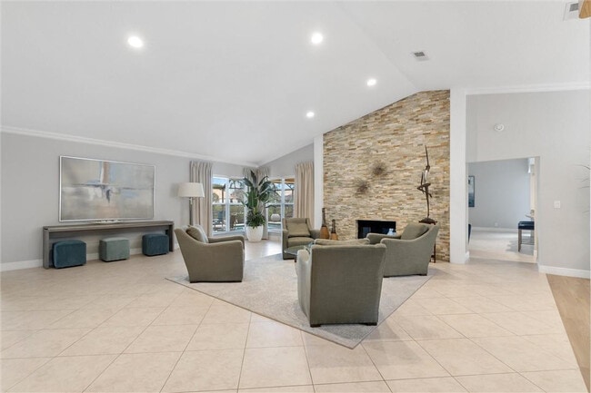 Photo - 2445 Lakes Dr