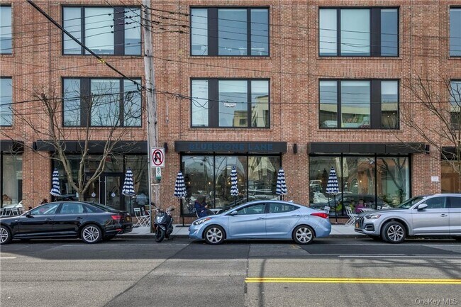 Photo - 110 Chatsworth Ave Unit 201