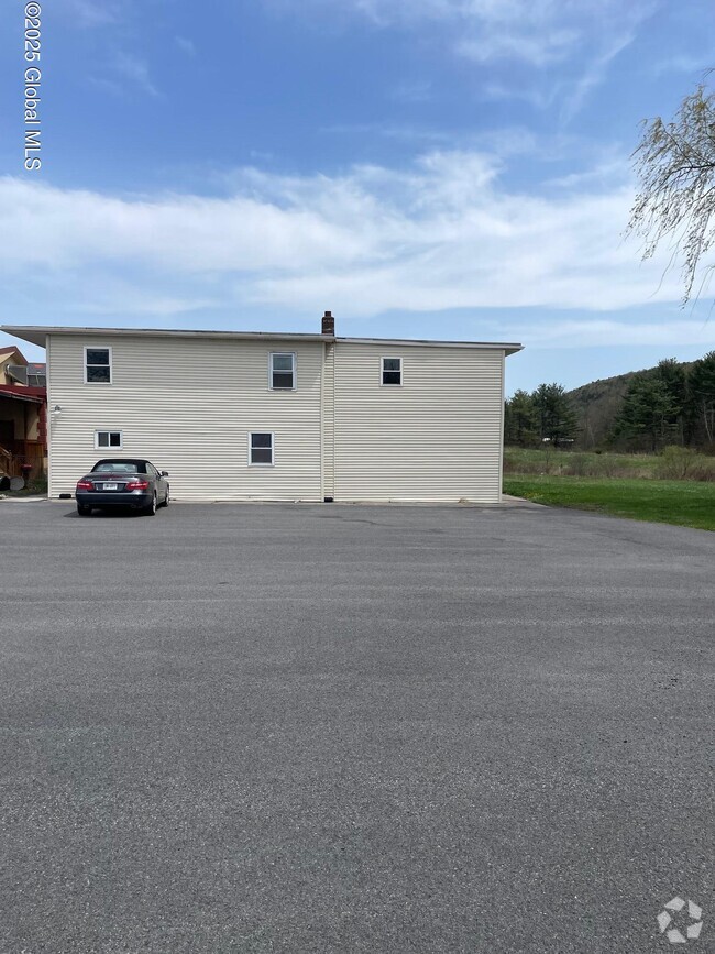 Building Photo - 2938 NY-7 Unit Apt 4
