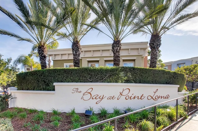 Building Photo - Beautiful and Modern Townhome in The Bay a...