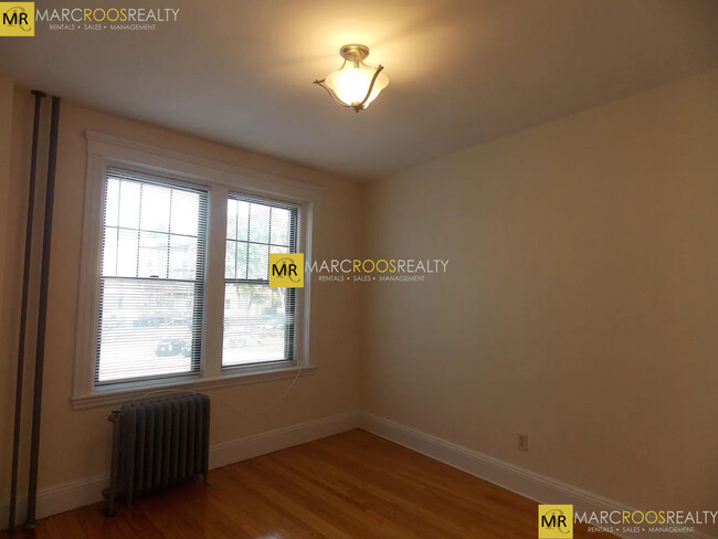 Building Photo - 6 Sutherland Rd Unit 31 Rental