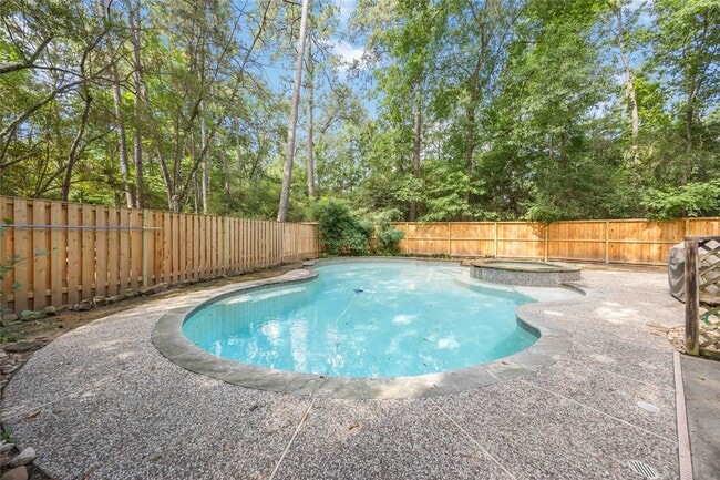 Photo - 11 Alden Glen Ct