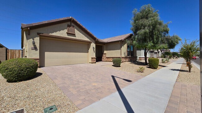 Building Photo - Newer neighborhood in Goodyear!  All appliances included!