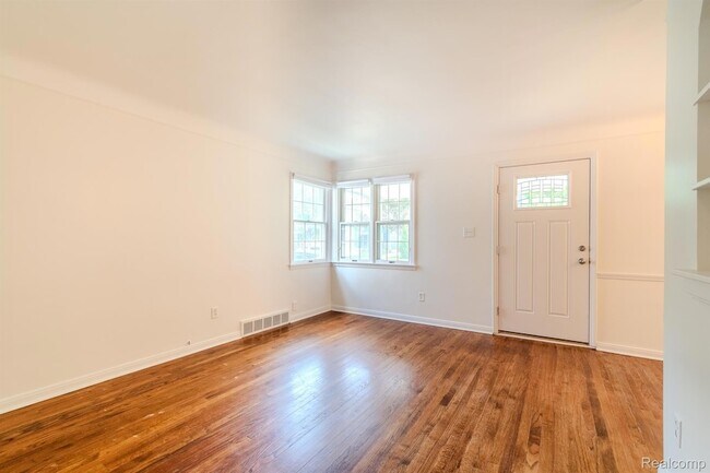 633 N Dorchester Ave