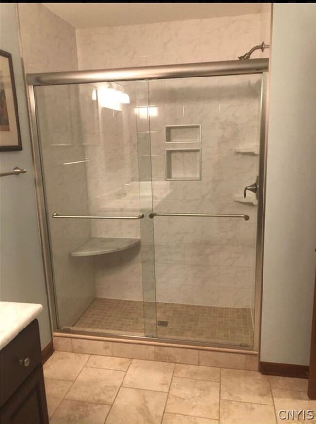 Photo - 372 Summerhaven Dr N