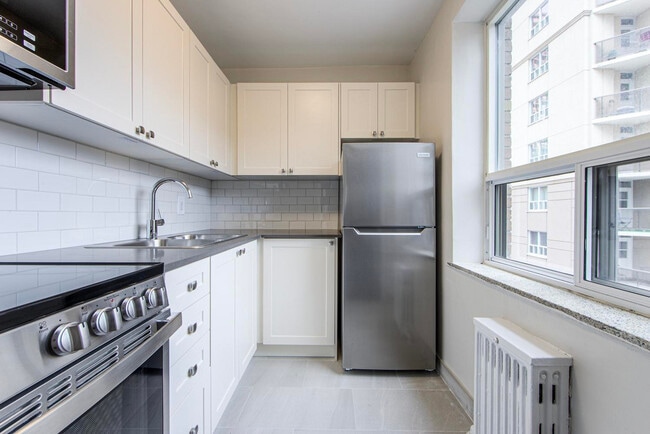 Photo - Upper Canada Apartments 165