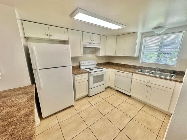 Photo - 2549 S Oak Ave Unit B