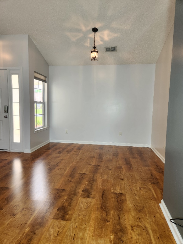 Photo - 505 White Hawk Ct