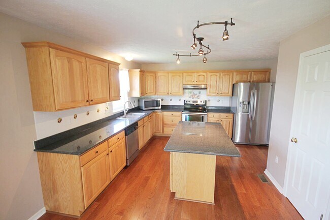 Kitchen - 181 Darlene Dr