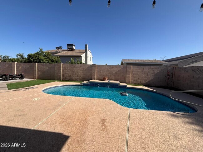 Photo - 11322 N 69th Dr