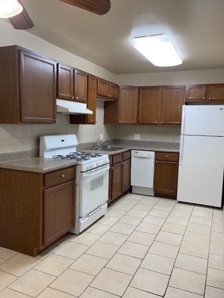 Photo - Villas by the Lake Apartments