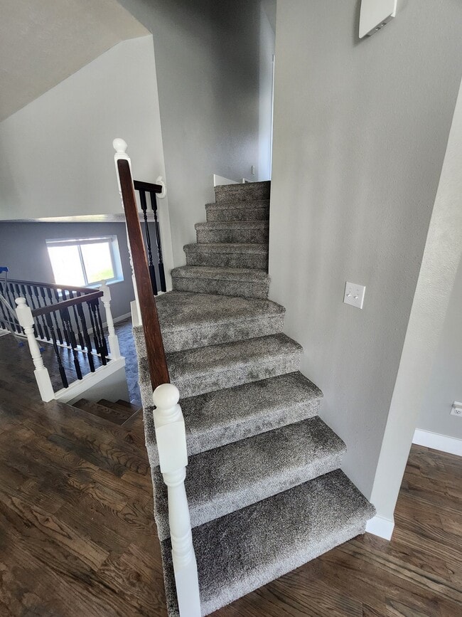 Photo - 976 N 40 W