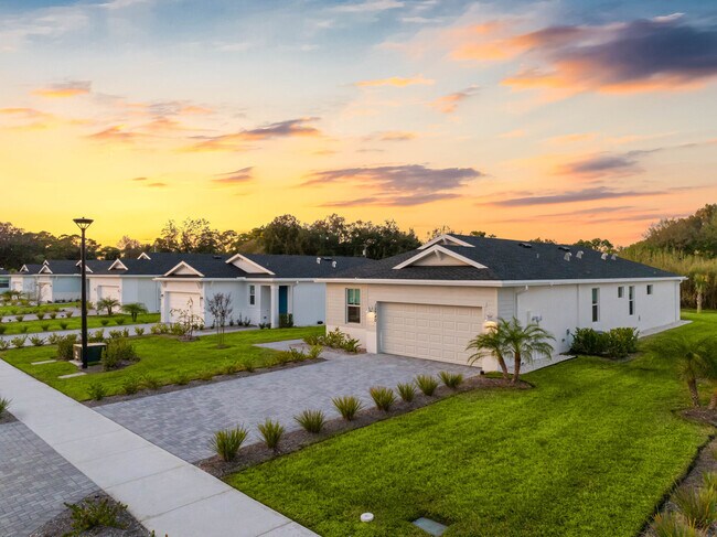 Photo - River Oak at Fernwood Forest